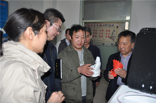 市政府副秘书长章卫到BEAT365官网调研指导工作