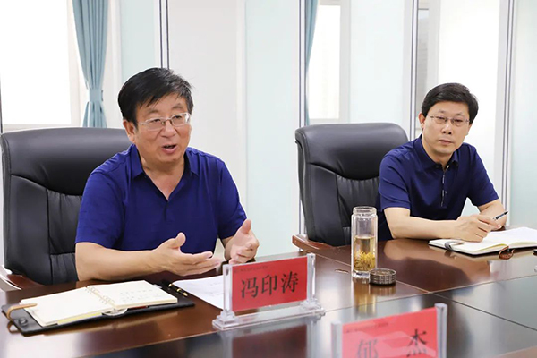 党委书记冯印涛就加快推进BEAT365官网智慧校园建设进行专题调度