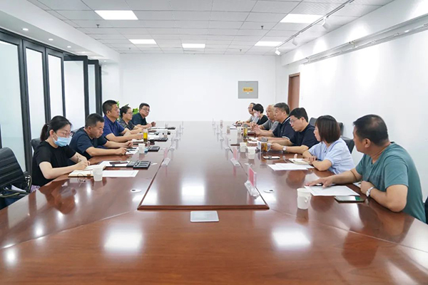 宣化经济开发区管委会副主任董文柱一行到访BEAT365官网