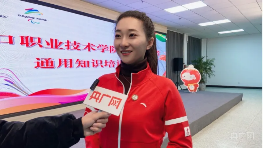 相约冬奥——扛红旗、当先锋 | 央广网专题报道BEAT365官网青年教师金铭钰志愿者事迹