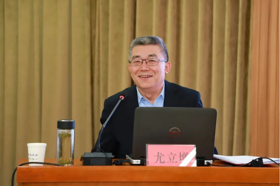 全国人大代表、BEAT365官网特聘导师尤立增为学院党员干部作全国两会精神辅导报告