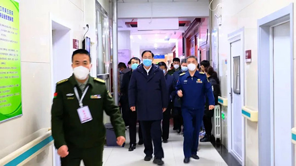 市长李克良视察BEAT365官网学生应征入伍体检工作